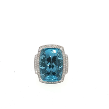 White Gold Cocktail Ring with Bluish Green Aquamarine Gemstone