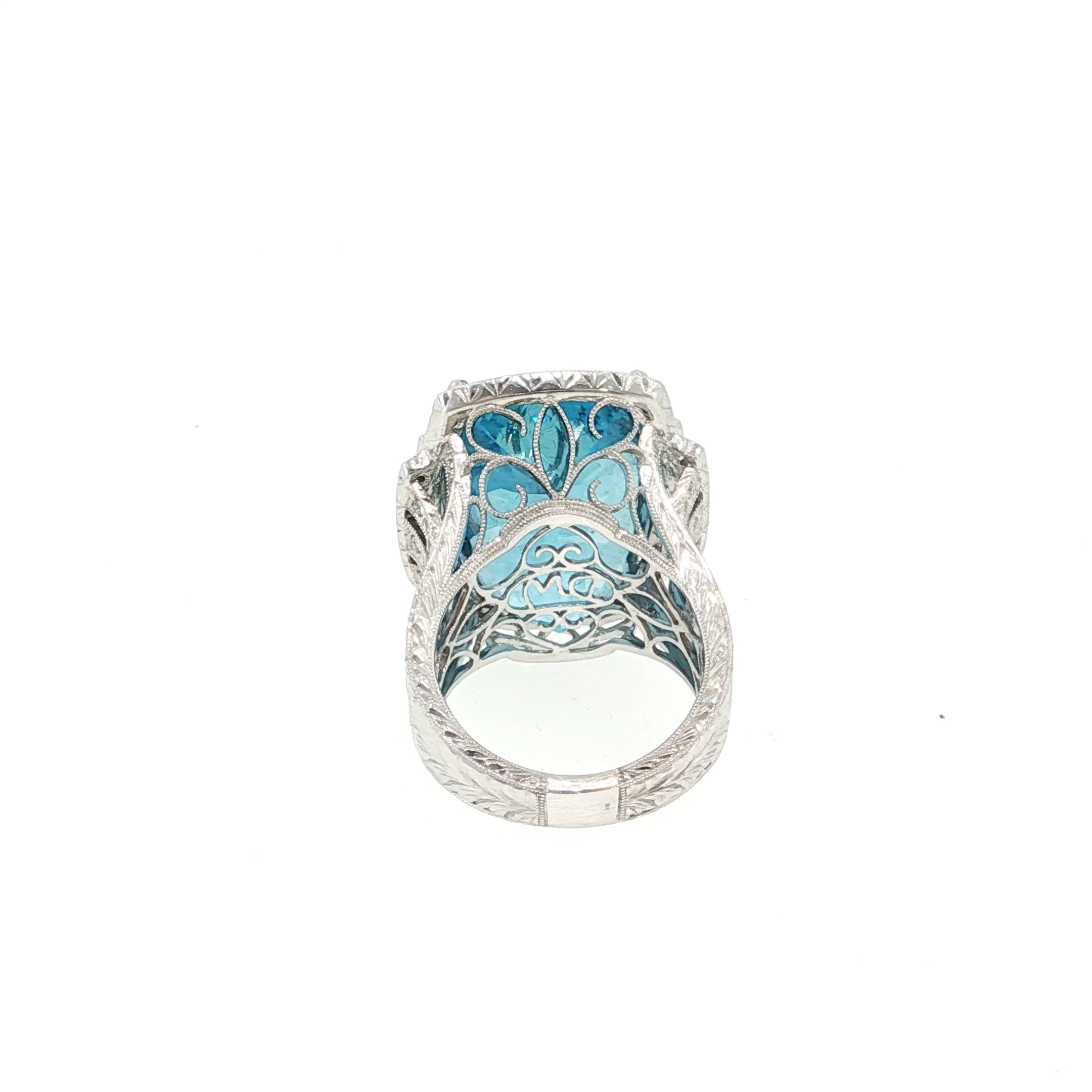 White Gold Cocktail Ring with Bluish Green Aquamarine Gemstone