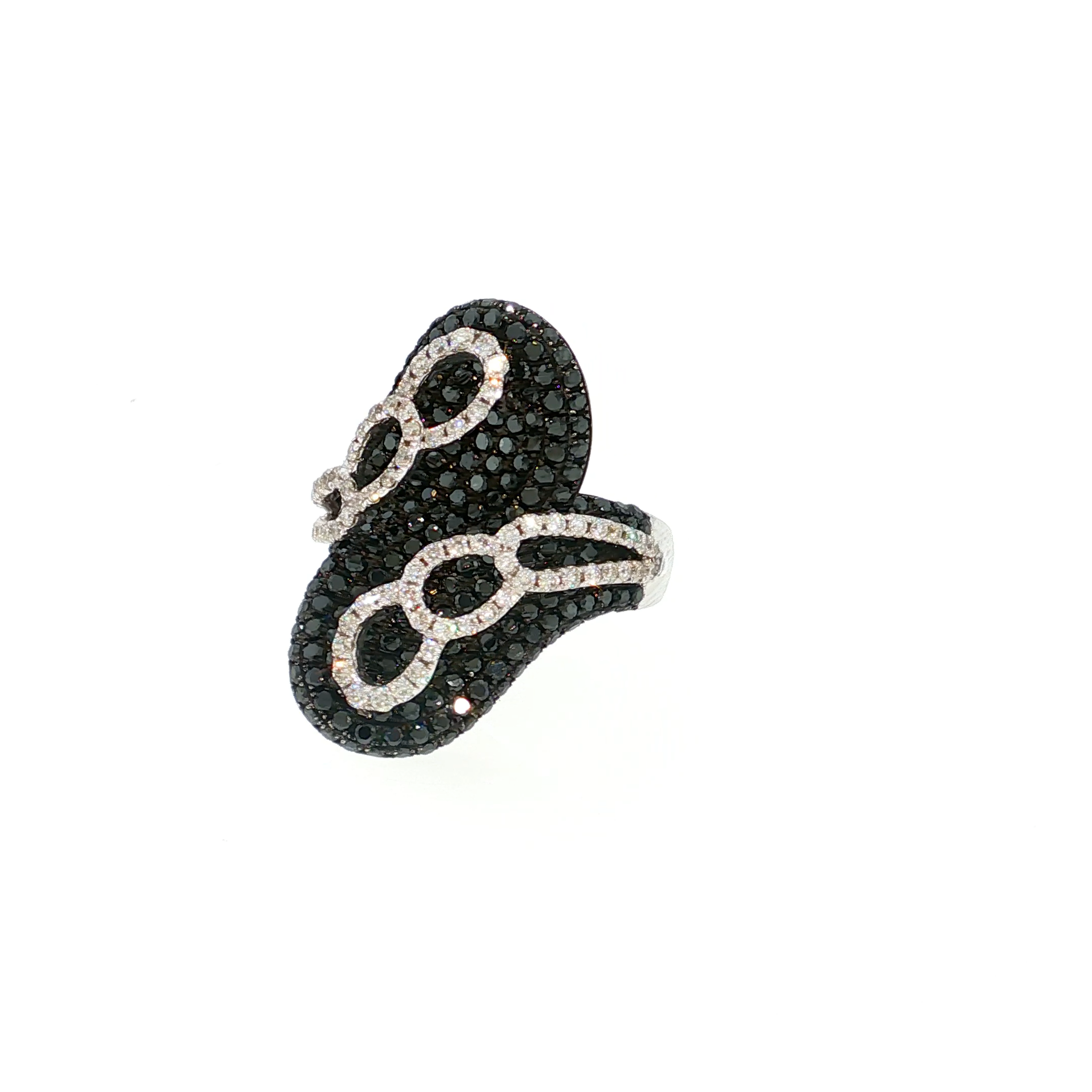 White Gold Cocktail Ring with Round Cut Diamonds
