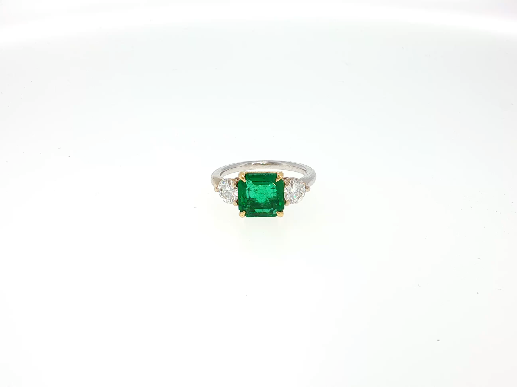 Yellow Gold Multistone Ring with Emerald Cut Emerald