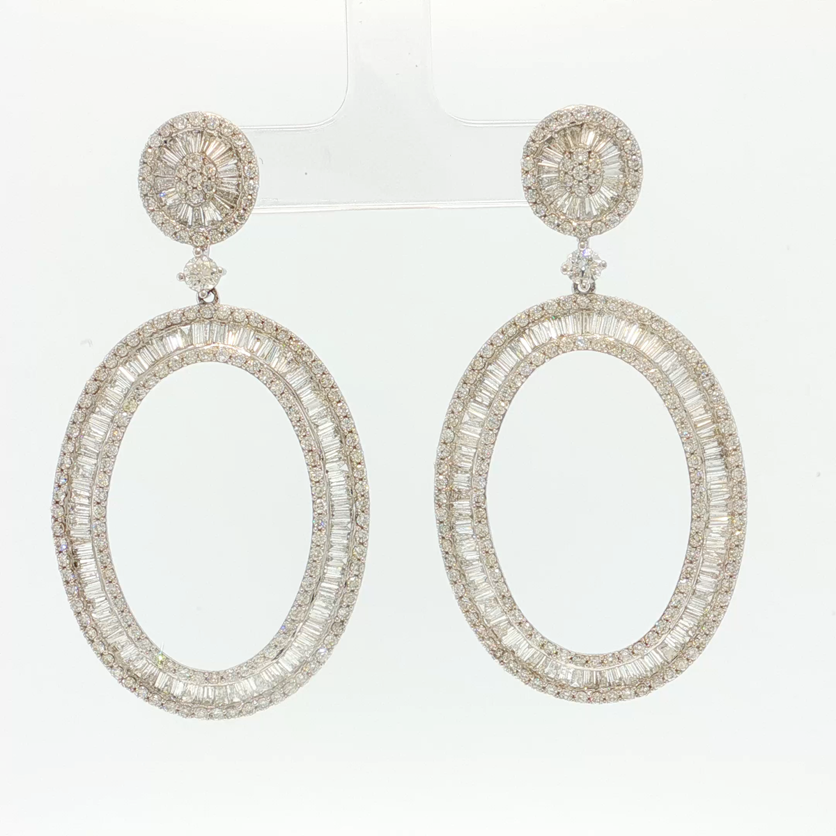 White Gold Dangle Earrings with Round Cut Diamonds