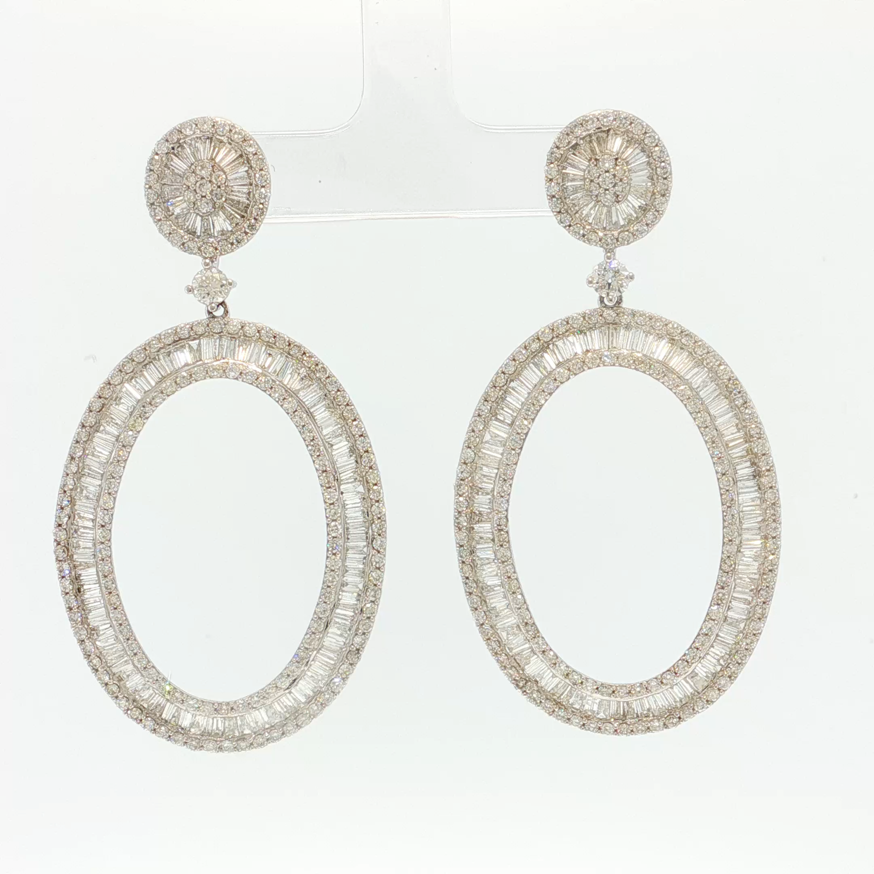 White Gold Dangle Earrings with Round Cut Diamonds