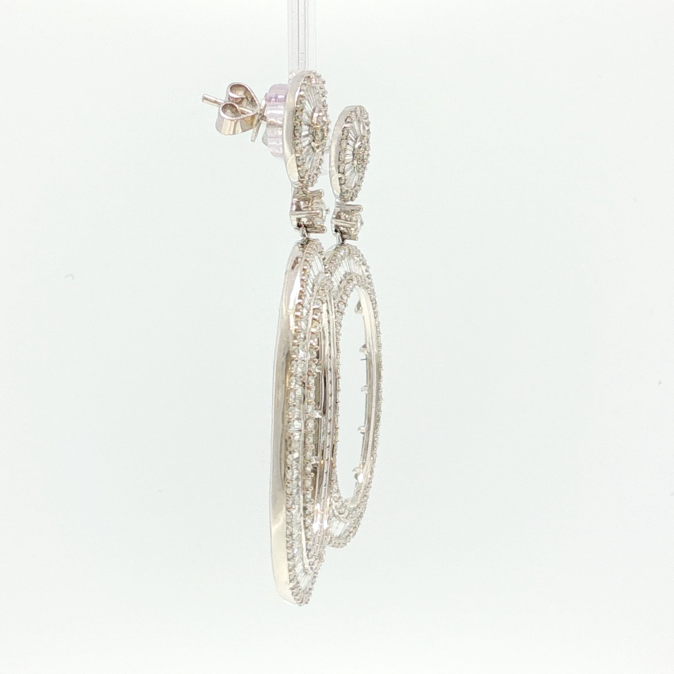 White Gold Dangle Earrings with Round Cut Diamonds