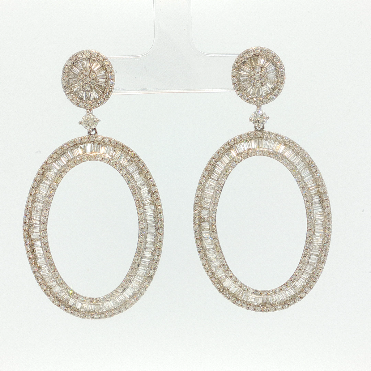 White Gold Dangle Earrings with Round Cut Diamonds