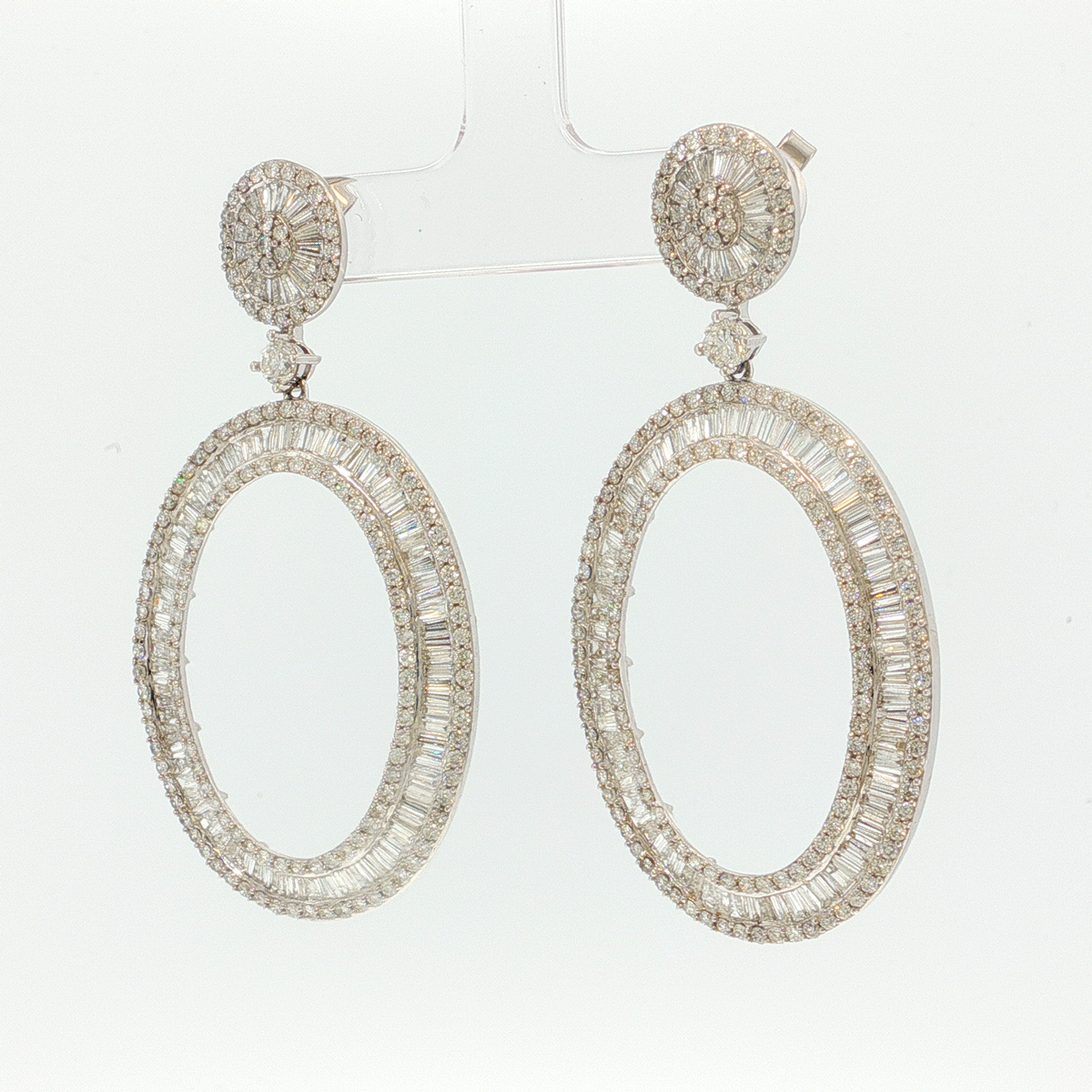 White Gold Dangle Earrings with Round Cut Diamonds