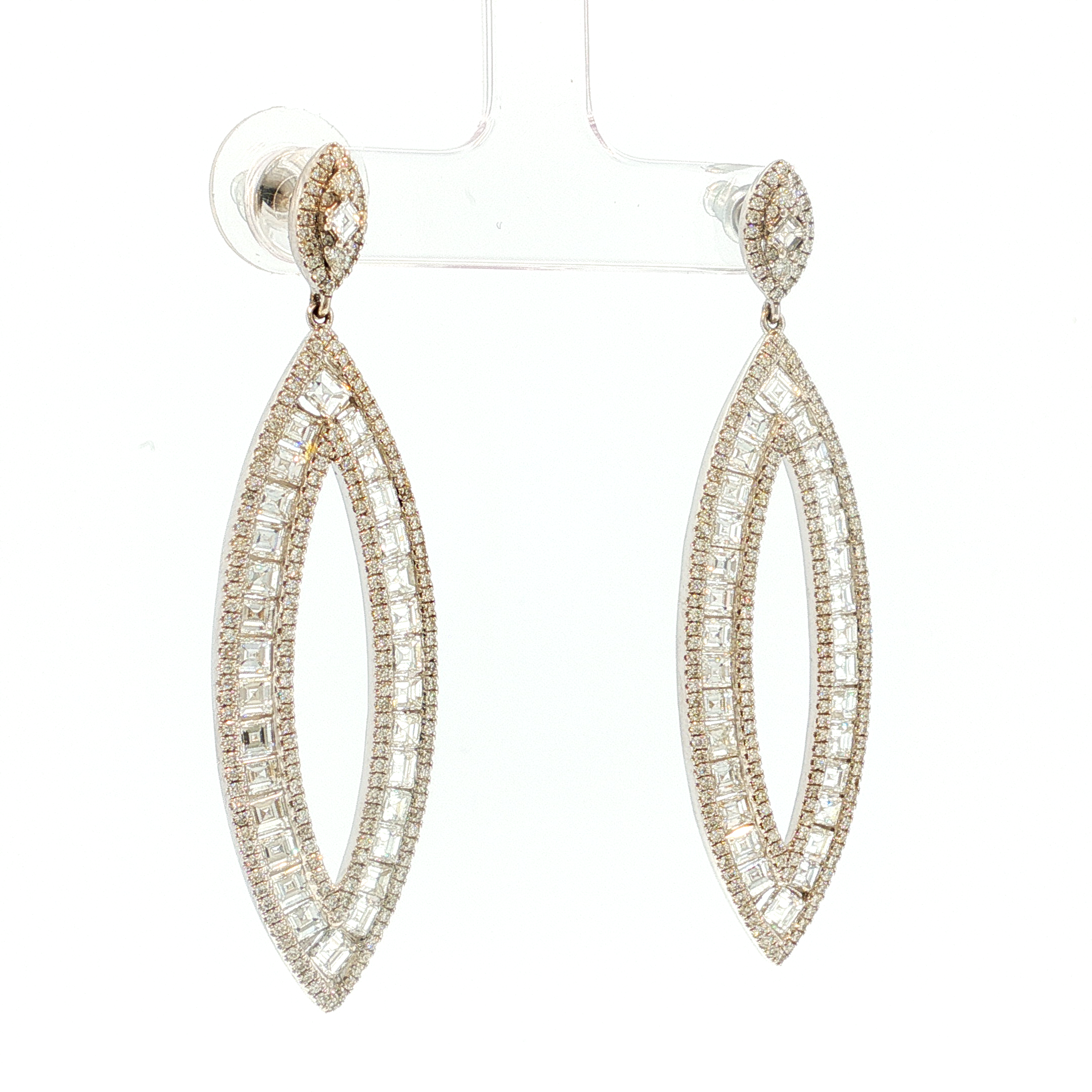 Elegant White Gold Dangle Earrings with Oval Cut Diamonds