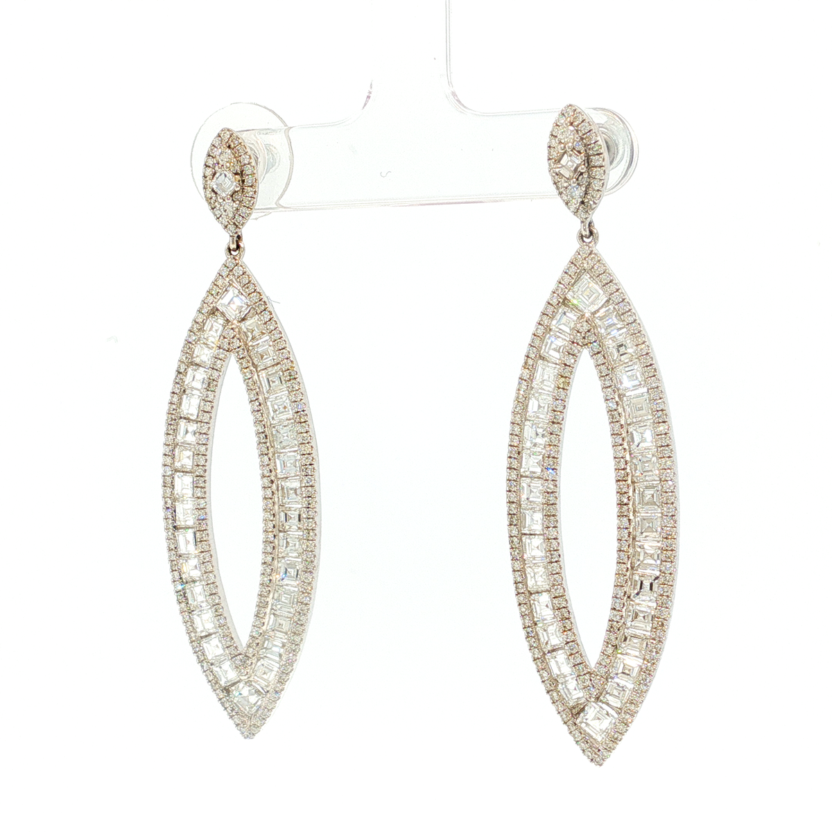 Elegant White Gold Dangle Earrings with Oval Cut Diamonds