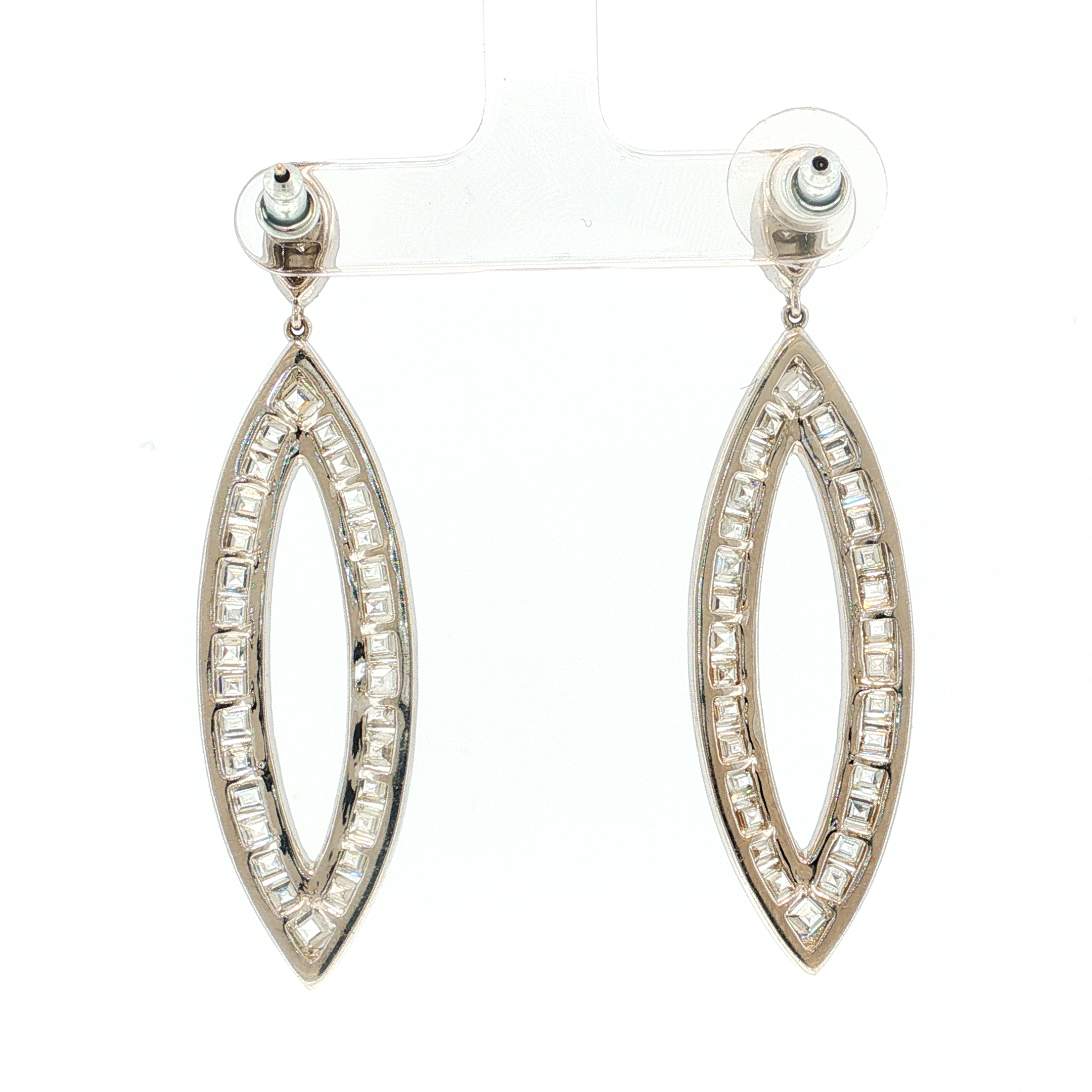 Elegant White Gold Dangle Earrings with Oval Cut Diamonds