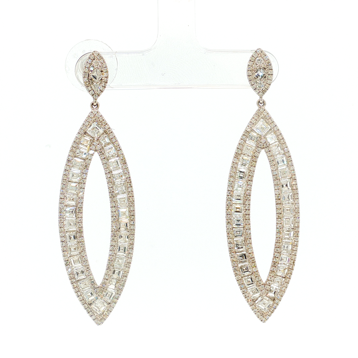 Elegant White Gold Dangle Earrings with Oval Cut Diamonds