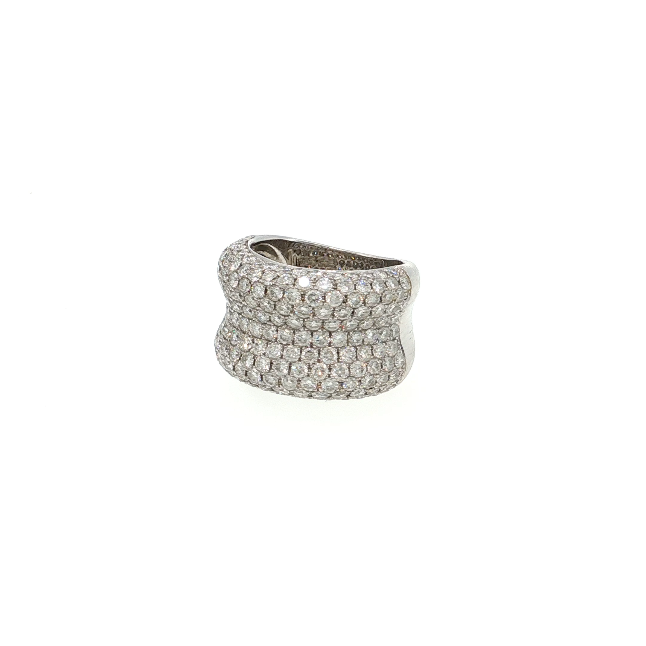 White Gold Cocktail Ring with Round Cut Diamonds