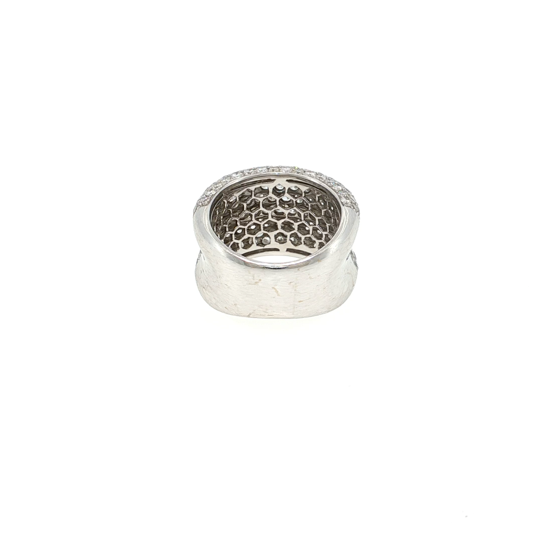 White Gold Cocktail Ring with Round Cut Diamonds