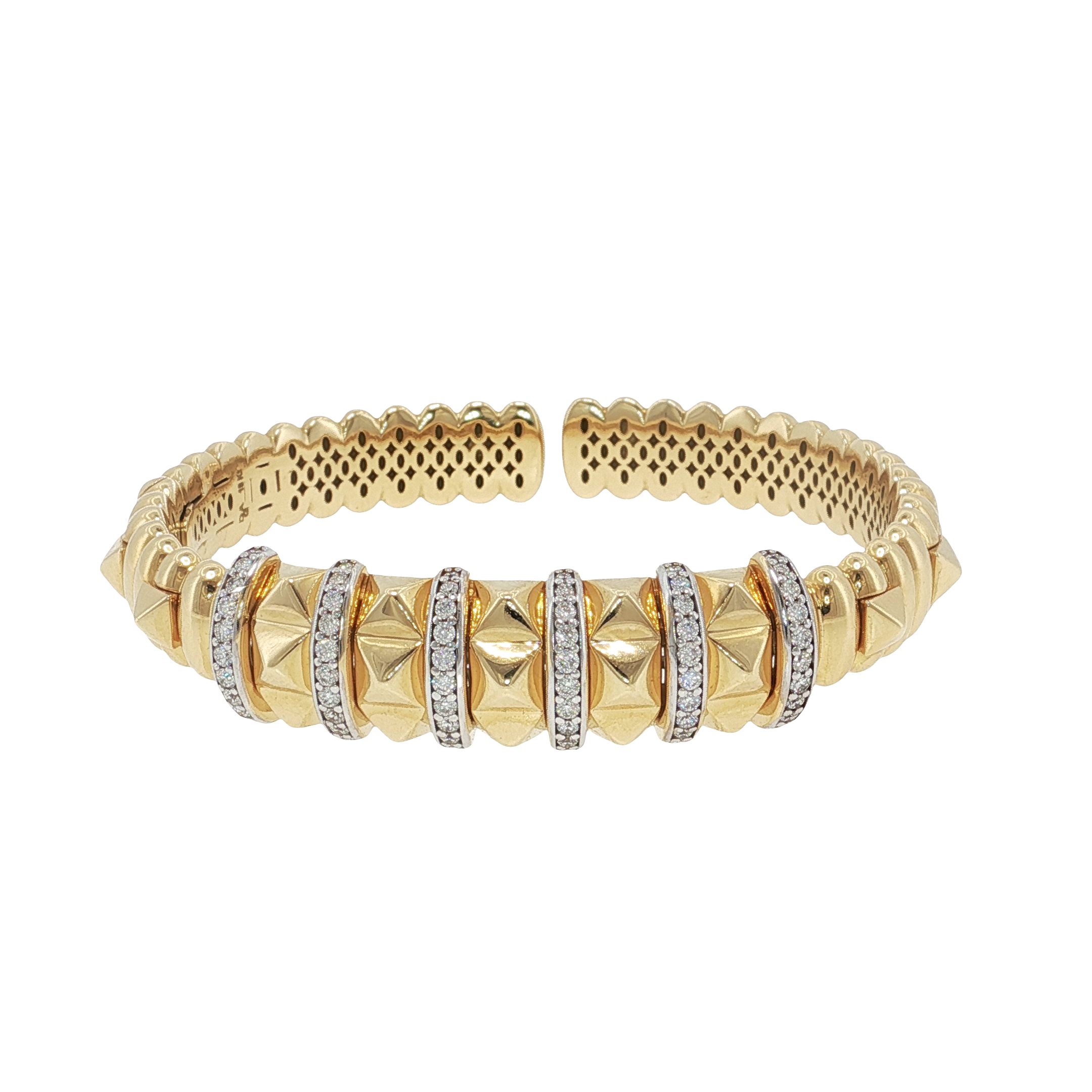 Elegant Yellow Gold Engraved Bangle with Round Brilliant Diamond