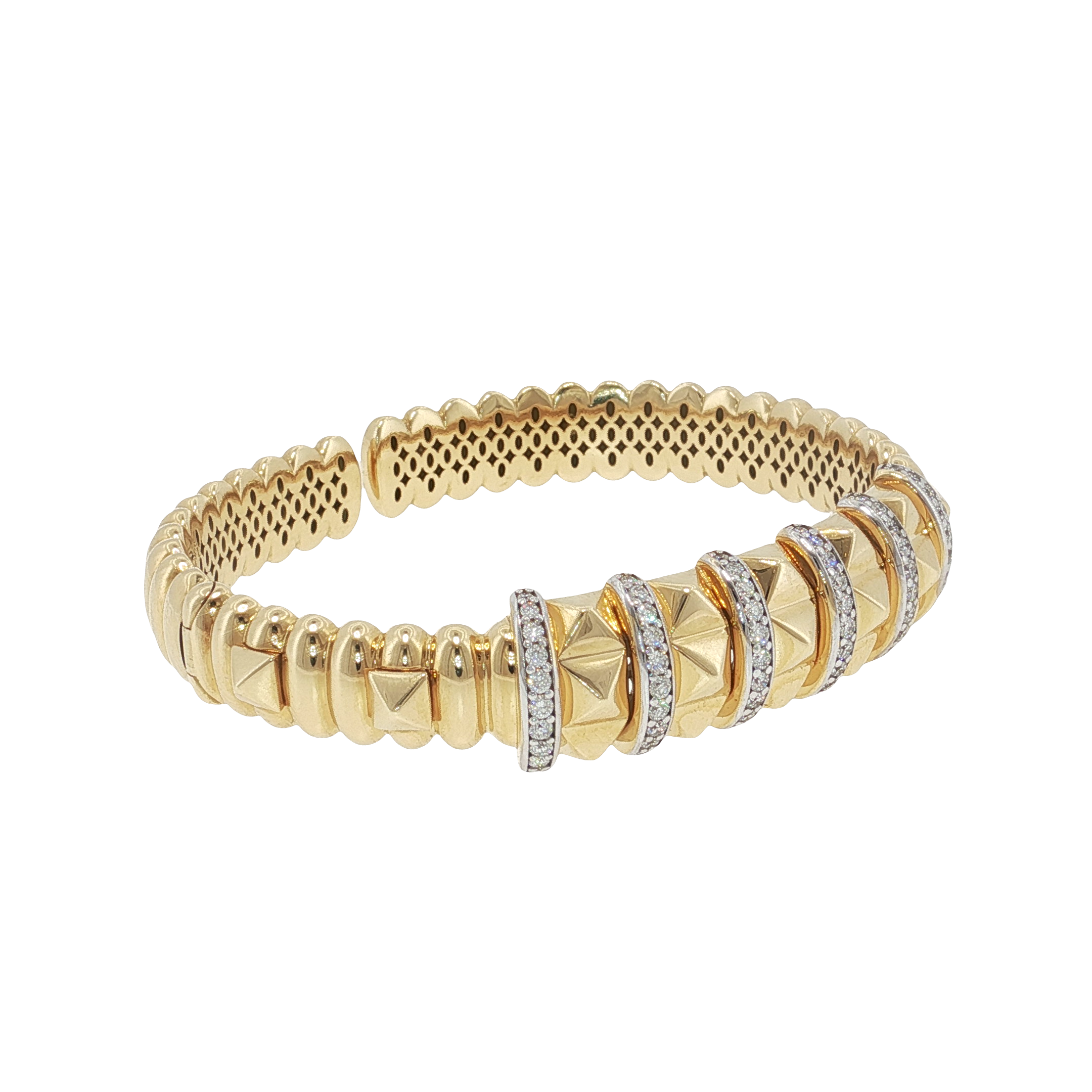 Elegant Yellow Gold Engraved Bangle with Round Brilliant Diamond