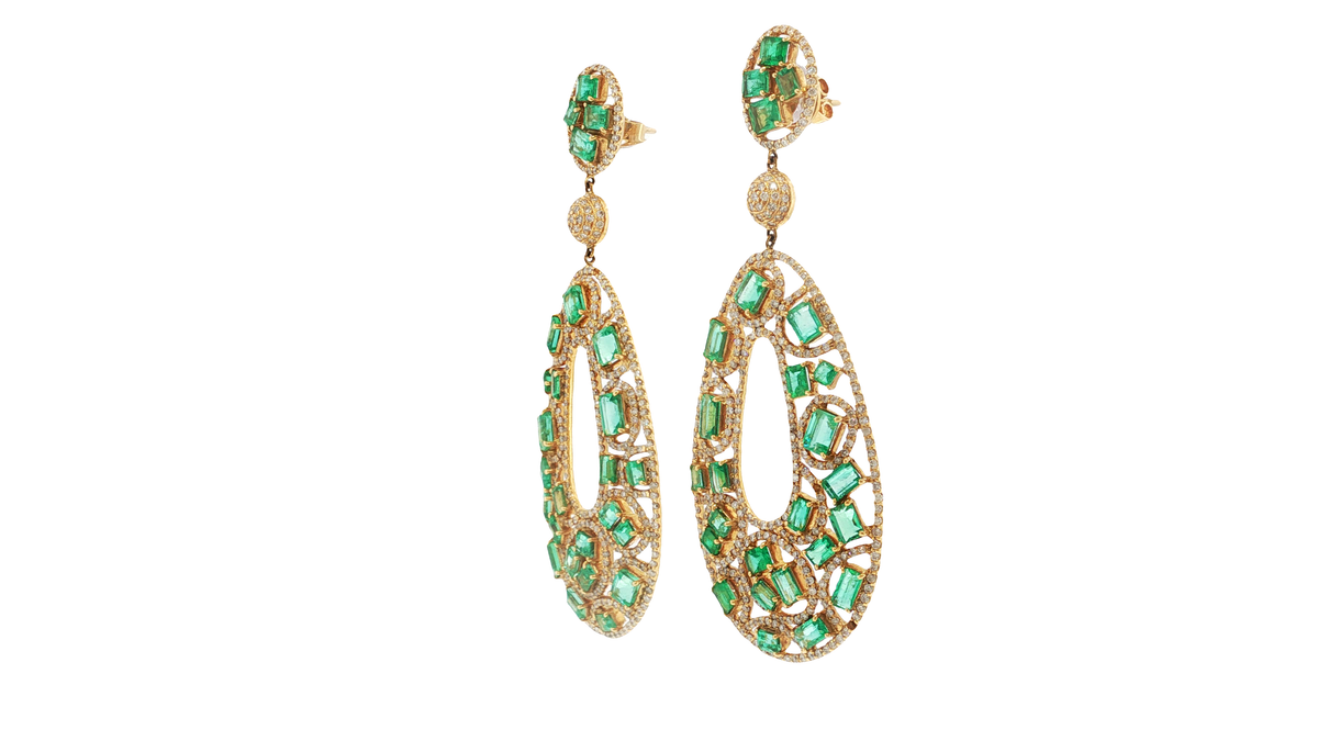 Emerald-Cut Green Emerald and Round Brilliant Diamond Drop Earrings in Yellow Gold