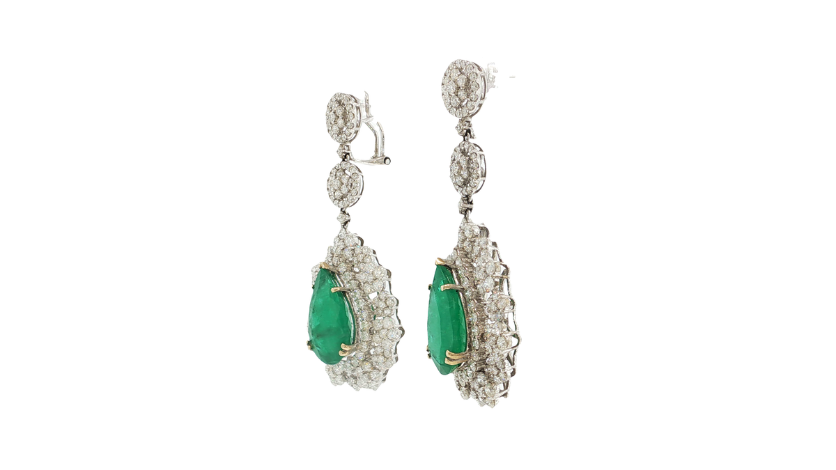 Elegant Pear Shaped Emerald Cabochon White Gold Drop Earrings