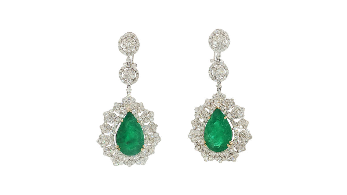 Elegant Pear Shaped Emerald Cabochon White Gold Drop Earrings