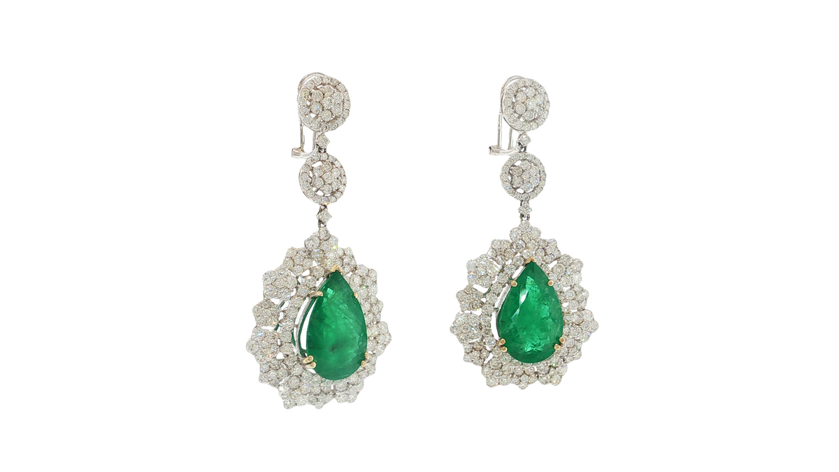 Elegant Pear Shaped Emerald Cabochon White Gold Drop Earrings