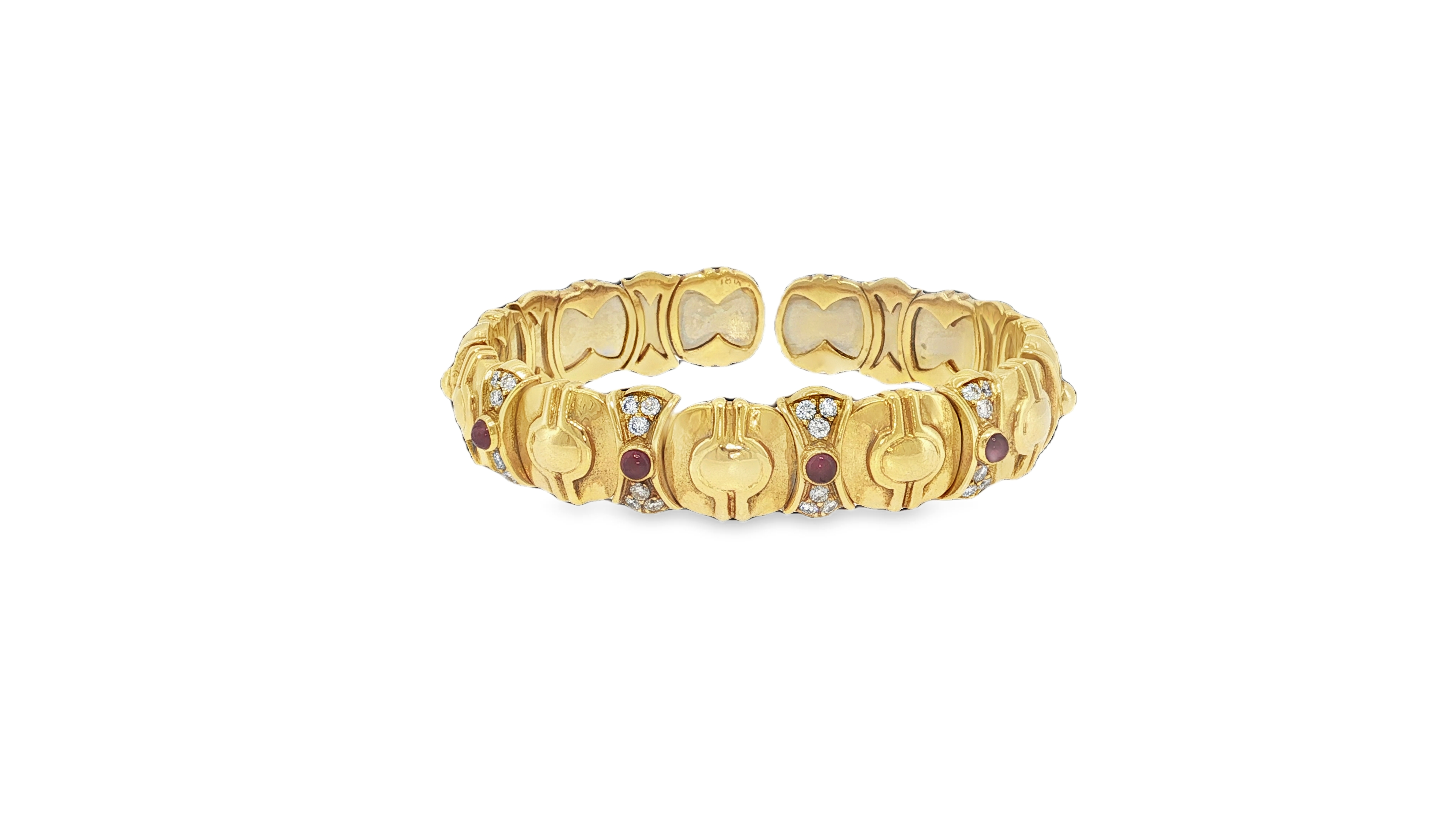 Round Cabochon Ruby and Yellow Gold Bangle