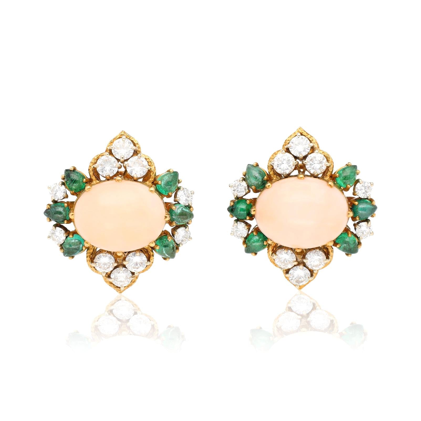 BULGARI Cabochon Coral, Emerald and Diamond Bracelet and Ear Clips Suite