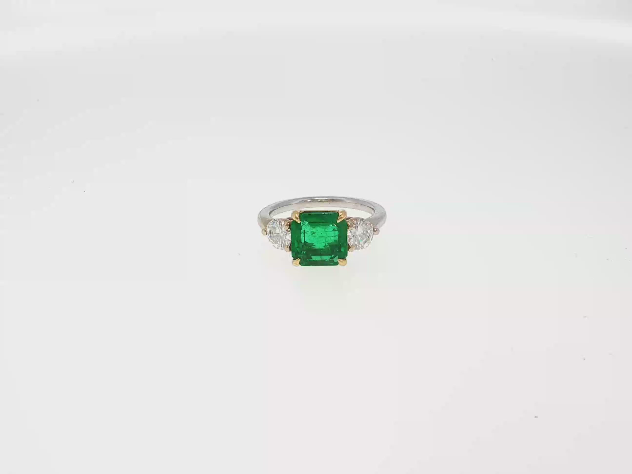 Yellow Gold Multistone Ring with Emerald Cut Emerald