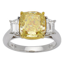 YR053399 - RING-18K/4.4G 4.28CT-CUSHION GIA-FLY-SI2 2TRAP-0.76CT