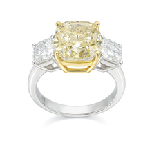 YR056083 - 18KWY/4.0G 1YD-4.02CT 2CUSH-1.40CT GIA